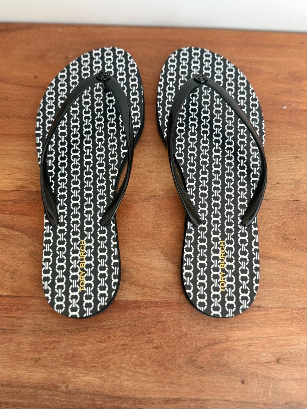 Tory Burch Chelsea Flip Flop Sandals - Size 7 - Black - Perfect condition